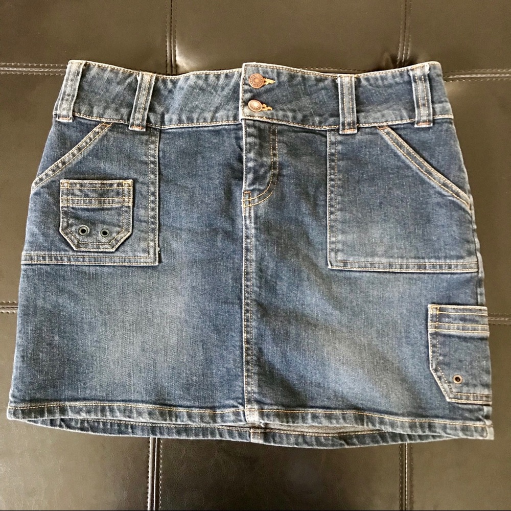 Low rise very flattering Jean Mini Skirt